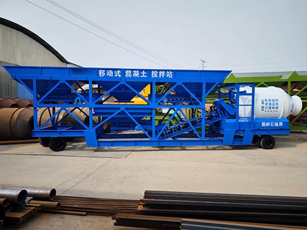 Mobile concrete mixing plant