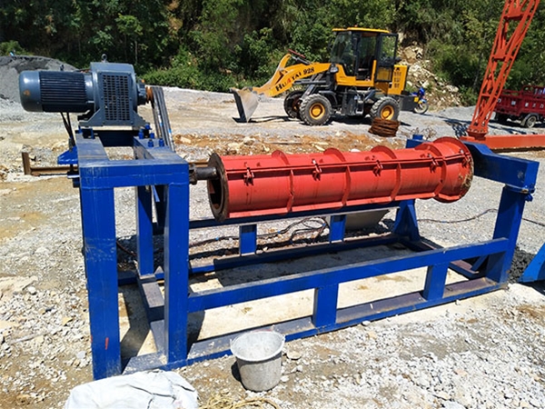 Cement pipe making machine